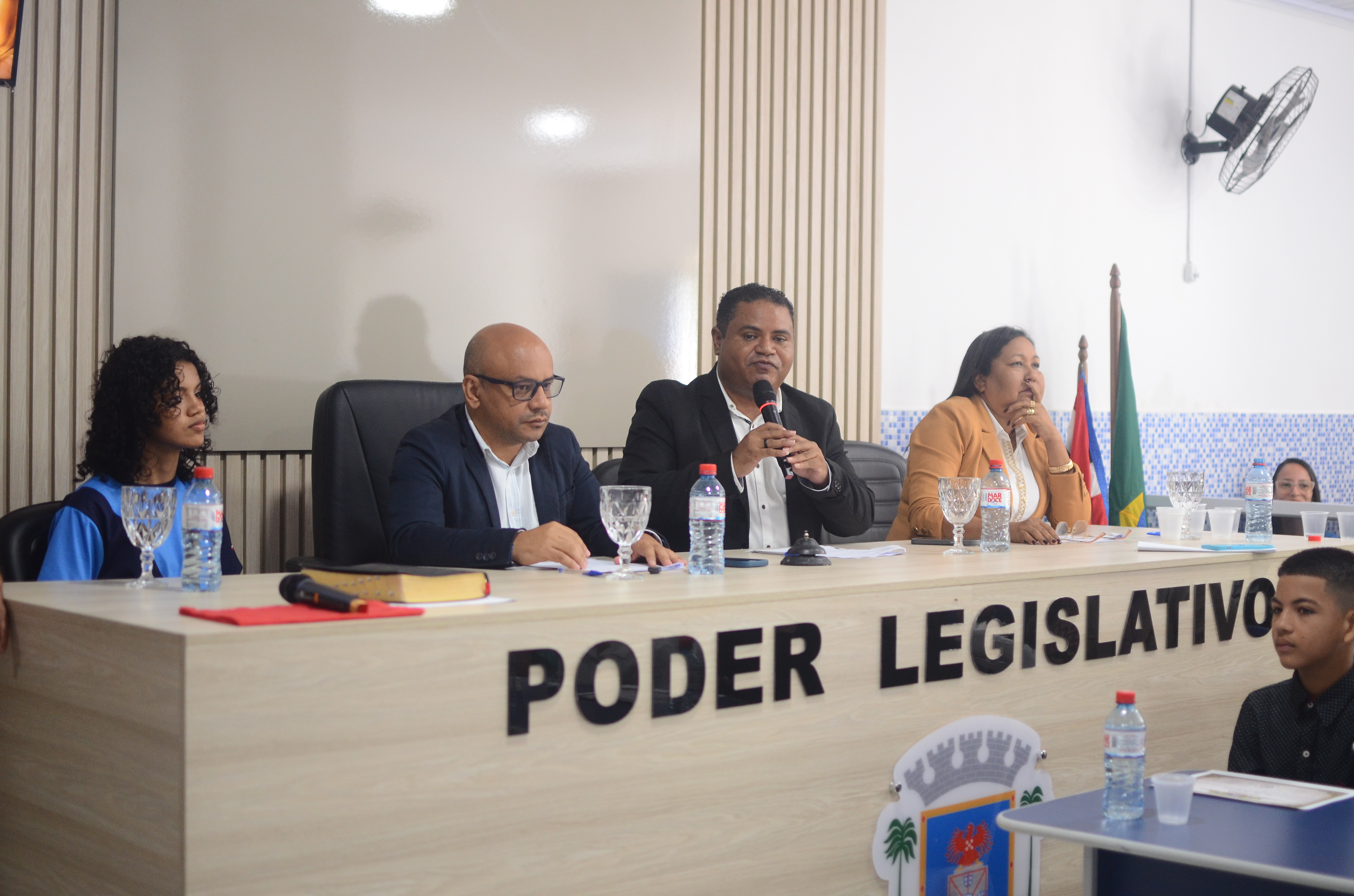 Diplomação da Câmara Mirim marca momento de emoção e esperança no futuro da cidadania